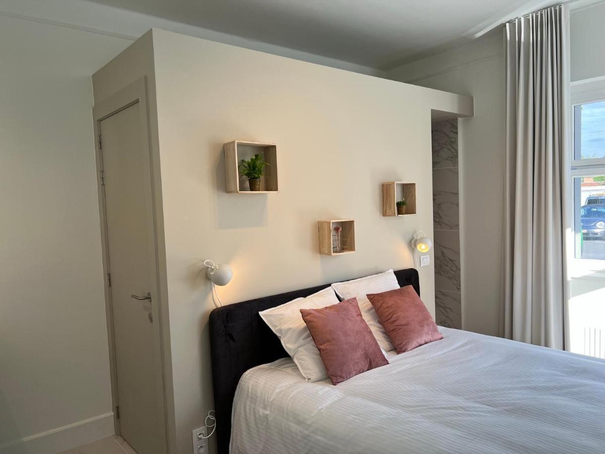 Tuss Bed & Breakfast Kortrijk Bagian luar foto