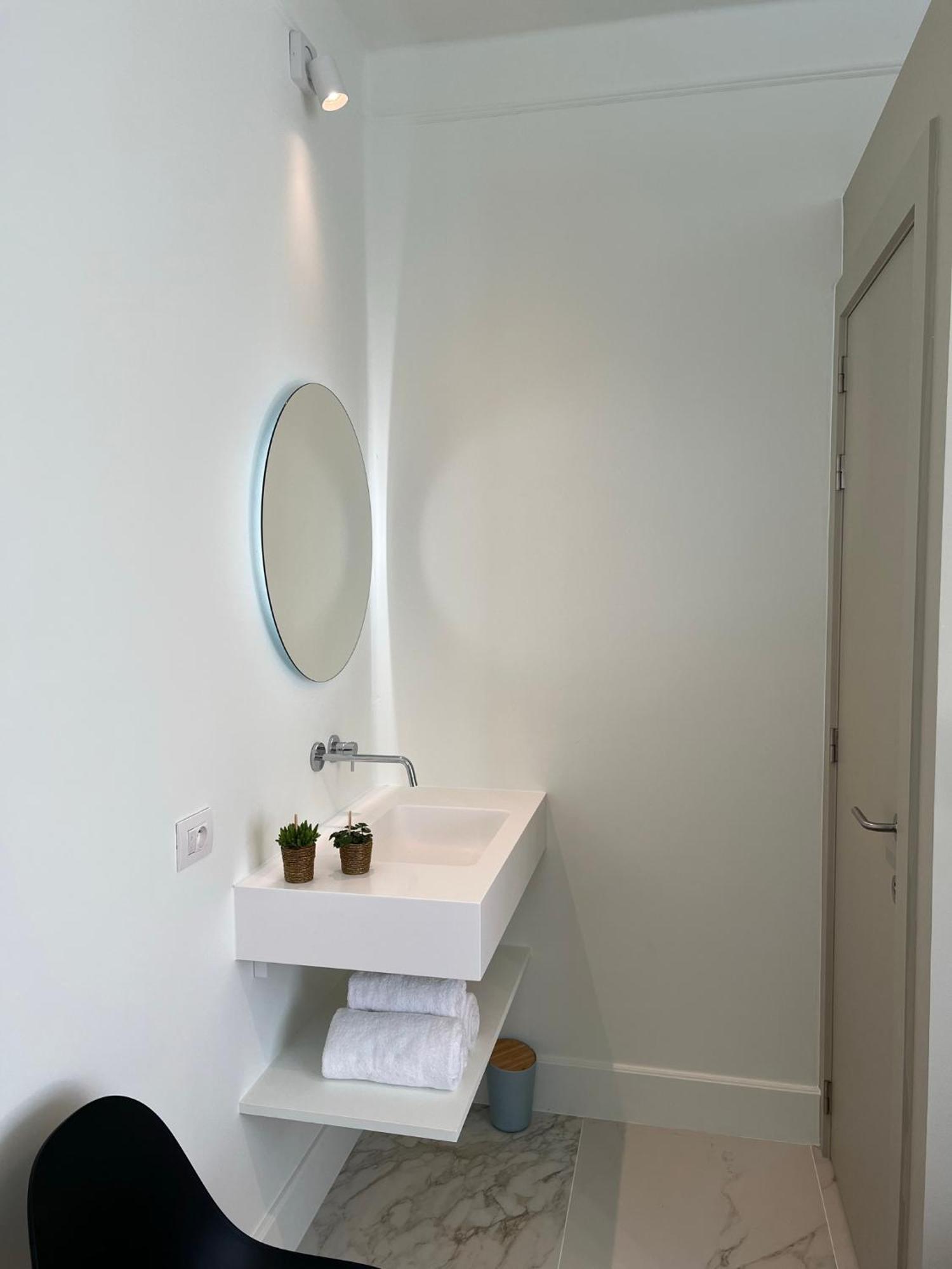 Tuss Bed & Breakfast Kortrijk Bagian luar foto
