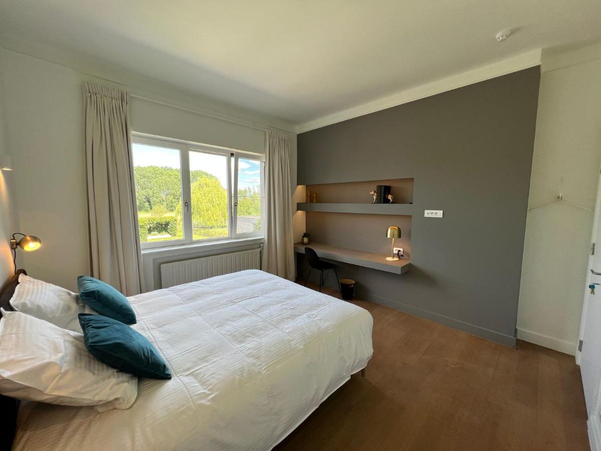 Tuss Bed & Breakfast Kortrijk Bagian luar foto