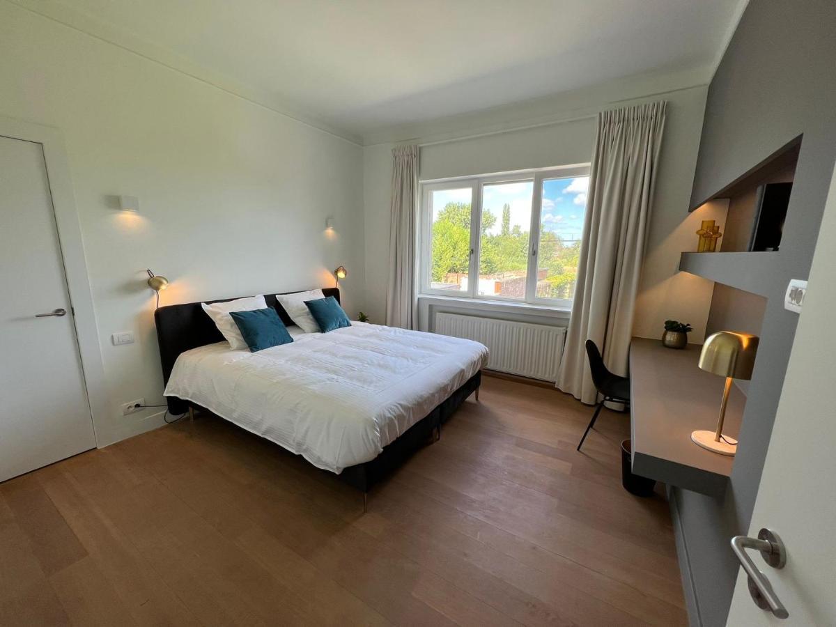 Tuss Bed & Breakfast Kortrijk Bagian luar foto