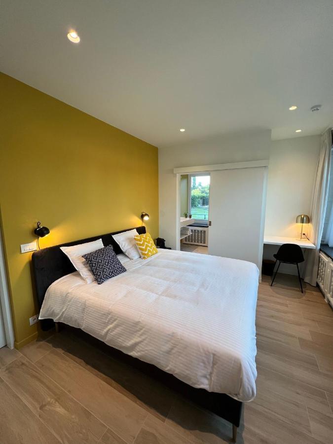 Tuss Bed & Breakfast Kortrijk Bagian luar foto