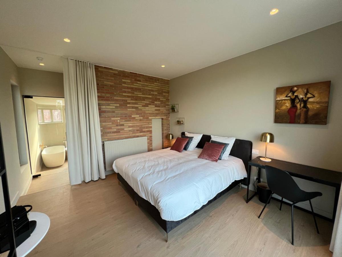Tuss Bed & Breakfast Kortrijk Bagian luar foto